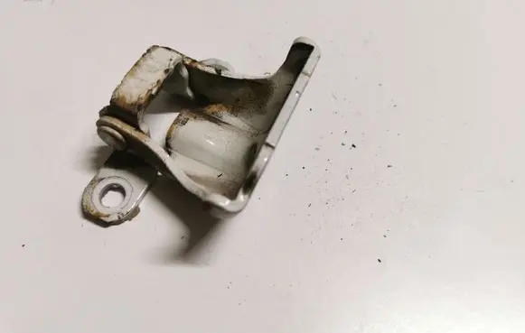 Subaru Outback (BS) Rear door upper hinge
