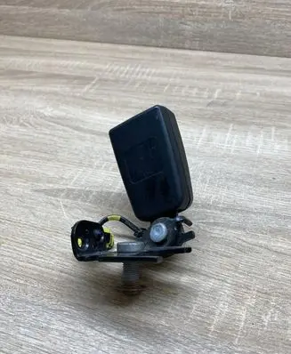 Mercedes-Benz E W212 Rear seatbelt buckle A2128601969 34022730B