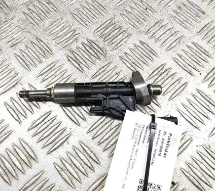 BMW 5 G30 G31 Fuel injector 7639990 0261500539