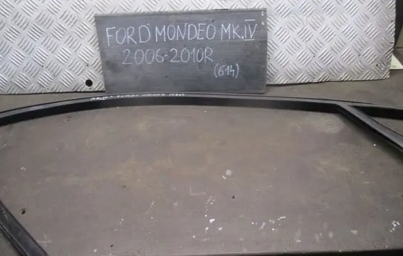 Ford Mondeo MK IV Front door rubber seal 