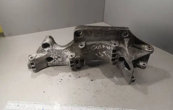 Volkswagen Golf IV Engine mounting bracket 06A903143H
