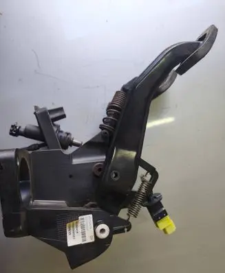 Mercedes-Benz B W245 Pedal assembly A1692900901 2010047A 4010047A