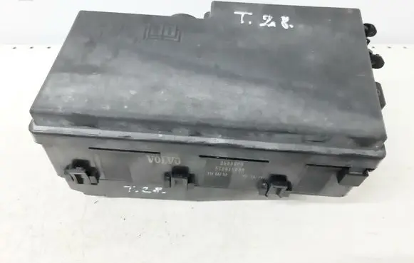 Volvo V50 Fuse box set 8688040