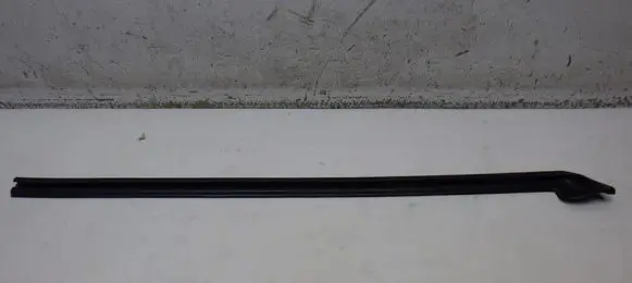 Opel Vivaro Rubber seal front door window/glass 