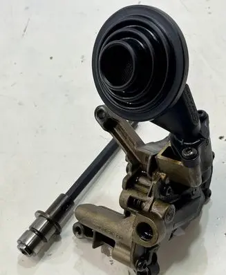 Volkswagen Touareg II Oil pump 