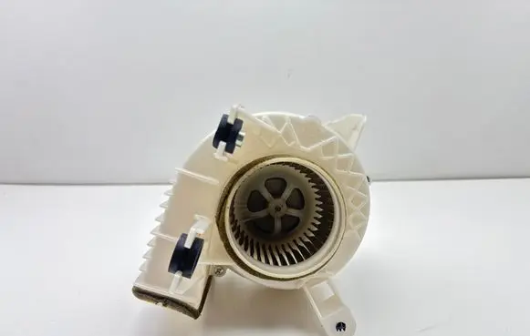 Toyota Auris 150 Hybrid/electric vehicle battery fan G923047070 1173003892