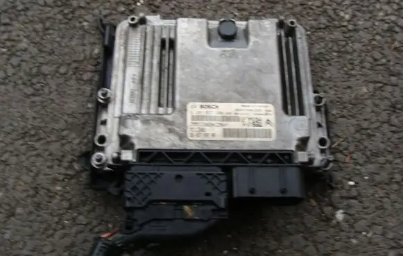 Opel Combo E Engine control unit/module ECU 9845780880