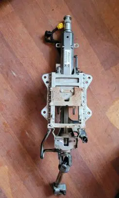 Volkswagen PASSAT B7 Steering wheel axle 3C2419501 14012702