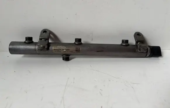 Mercedes-Benz S W221 Fuel main line pipe A6420703095 1102100537