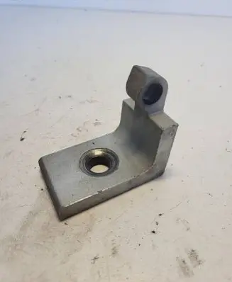 BMW 5 E60 E61 Front door upper hinge 7068073