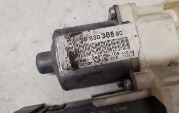 Peugeot 407 Front door window regulator motor 1137328403 9663036580
