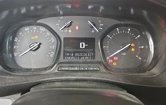 Speedometer (instrument cluster)