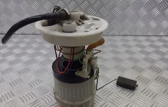 Ford Focus Mechanical fuel pump P0780044AM