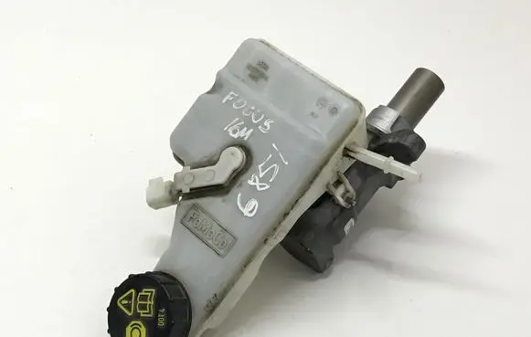 Ford Focus Master brake cylinder BV612C246A A426K