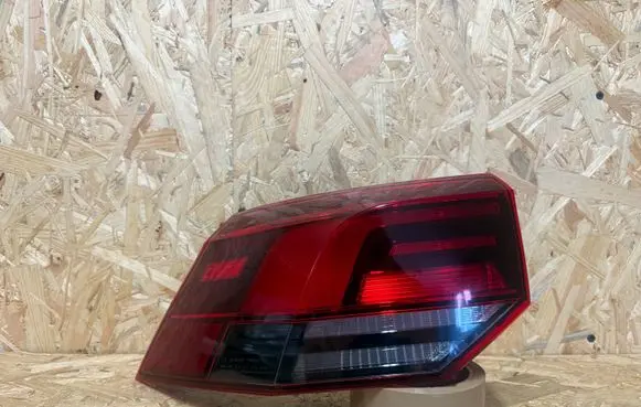 Volkswagen Golf VIII Rear/tail lights 5H0945095C 81970101