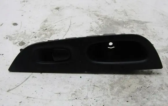 Nissan X-Trail T32 Quarter vent window switch 829614CE0A