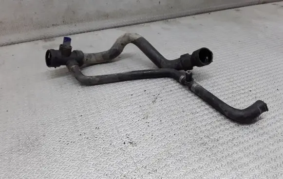 Volkswagen PASSAT B5 Engine coolant pipe/hose