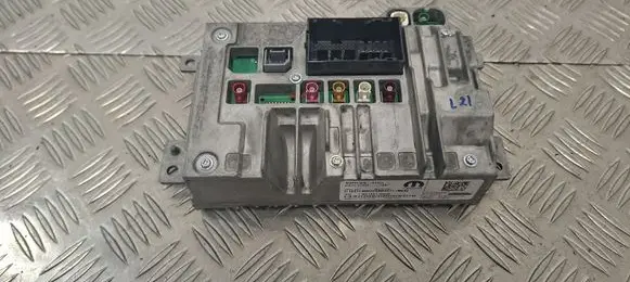 Ram 1500 DT Radio/CD/DVD/GPS head unit 68472372AI