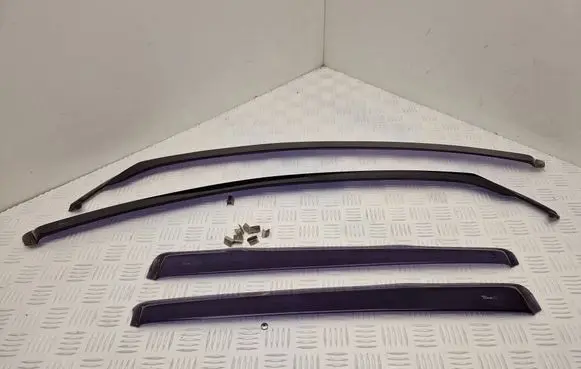 Ford Focus Front door wind deflector