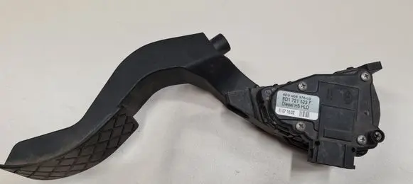 Volkswagen PASSAT B5.5 Accelerator throttle pedal 8D1721523F 6PV00837603 A1721