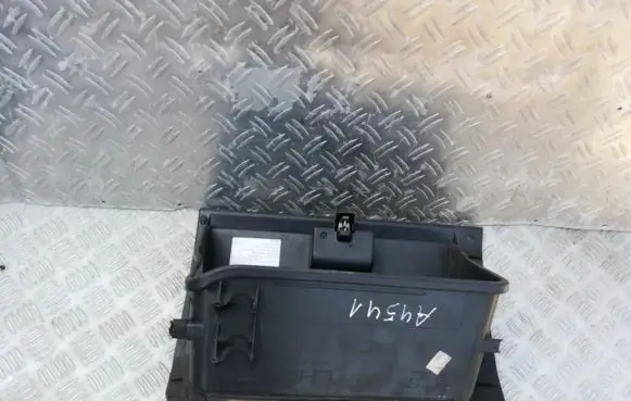Toyota Avensis T220 Glove box 5555005030 25543