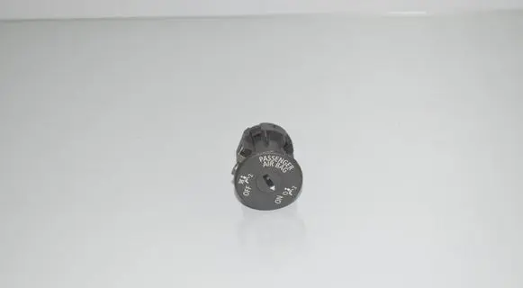 Passenger airbag on/off switch