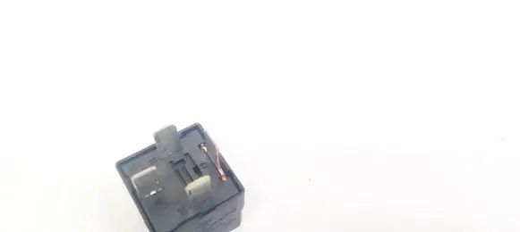 Opel Zafira B Other relay 13171831 4RA00779105