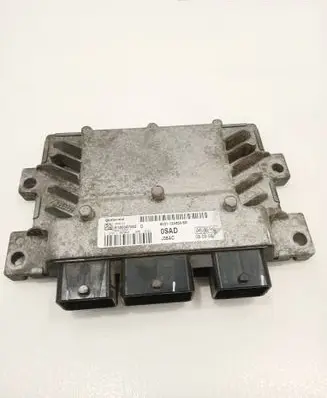 Ford Fiesta Engine control unit/module 8V2112A650SD S180047002