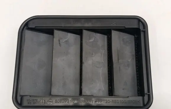 BMW iX1 Quarter panel pressure vent 9201647