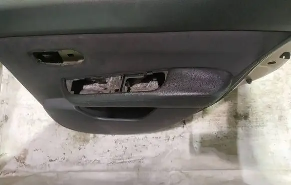 Nissan Tiida C11 Rear door card panel trim