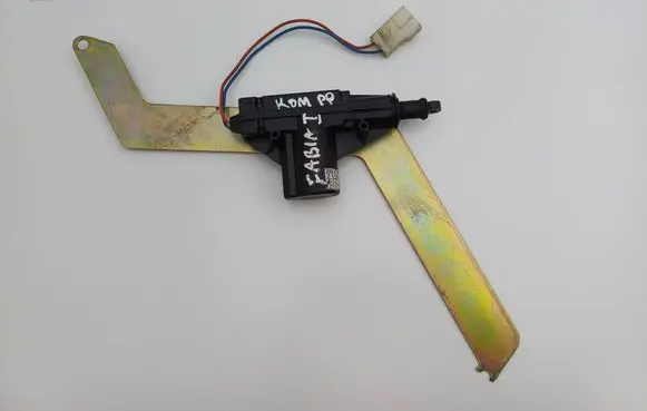 Skoda Fabia Mk1 (6Y) Central locking motor 