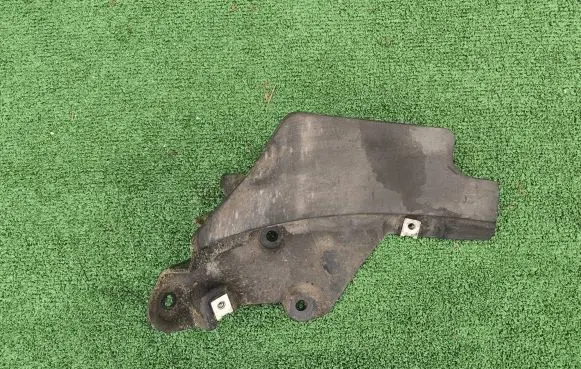 Audi Q7 4M Rear mudguard 4M0854816E