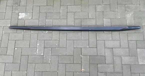Front sill (body part)