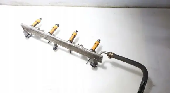 Suzuki Swift I Fuel main line pipe