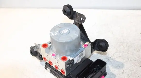 Volvo V60 ABS Pump 32214804 32214774