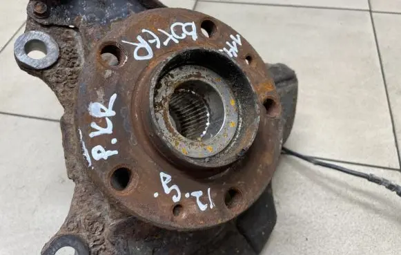 Peugeot Boxer Front wheel hub spindle knuckle