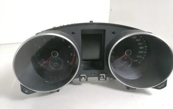 Volkswagen Golf VI Speedometer (instrument cluster) 5K0920870B