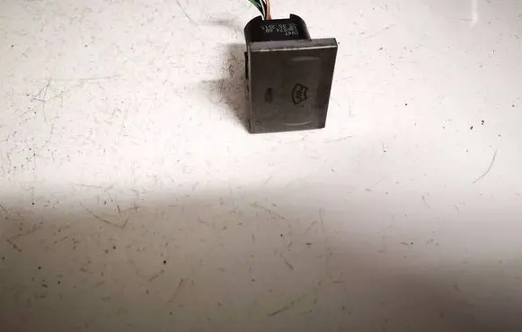 Ford Focus Windscreen/window heater switch 9v4t18k574ab