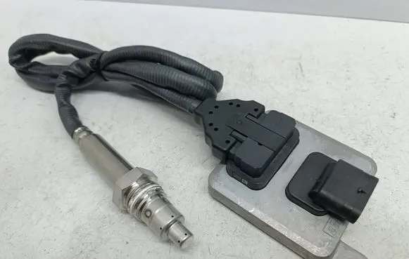 Mercedes-Benz Vito Viano W447 Lambda probe sensor A0009058611 0009058611