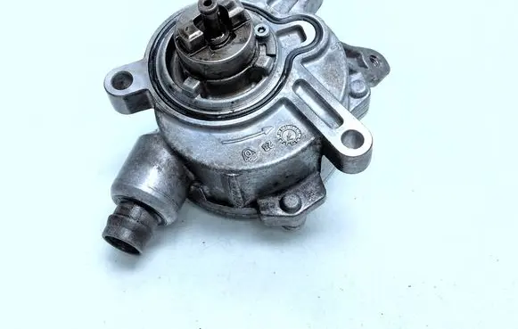 Volvo S80 Vacuum pump 30731825