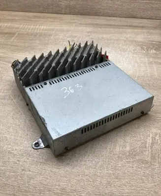 BMW 7 E38 Sound amplifier 8362444