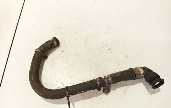 Engine coolant pipe/hose