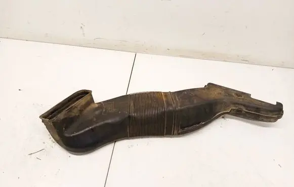 Audi A4 S4 B5 8D Air intake hose/pipe 8d0129617e