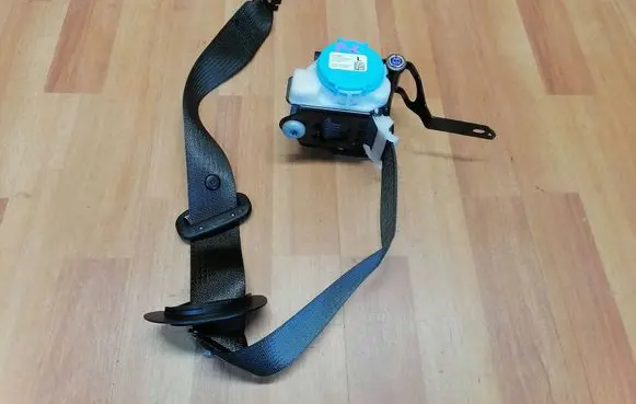 Opel Insignia B Front seatbelt 23465047 YR003624YX 524075429