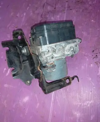 Mazda 6 ABS pump bracket GMM1437A0