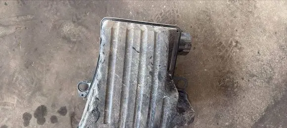 Ford Mondeo Mk III Air filter box 1S719F763AD