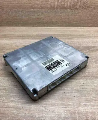 Toyota Avensis T250 Engine control unit/module ECU 8966105690 MB1758006325