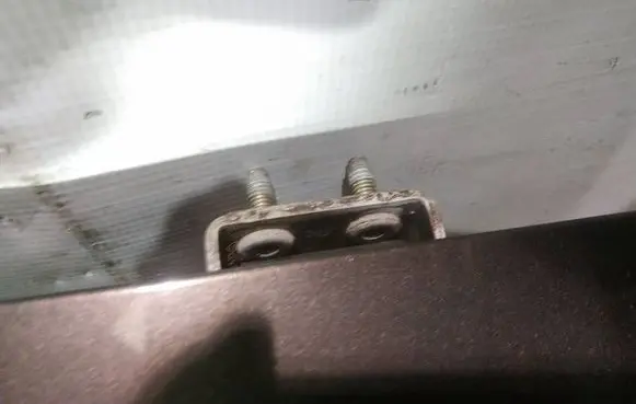 KIA Sportage Tailgate/trunk/boot hinge