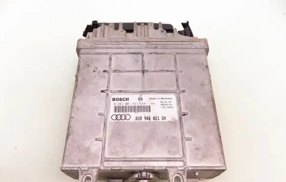 Audi A4 S4 B5 8D Engine control unit/module 0281001657 028906021GM