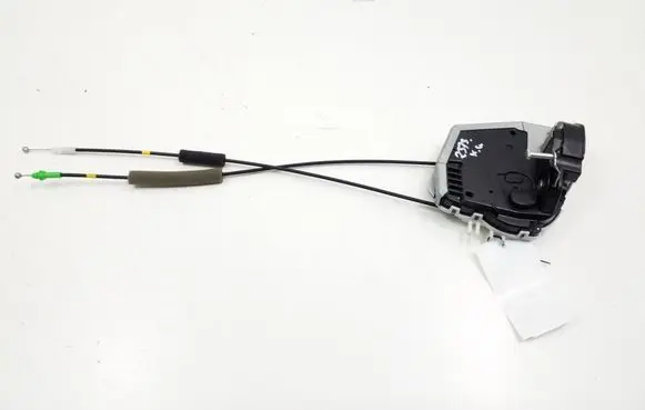 Toyota Prius (XW50) Rear door lock 6906052220